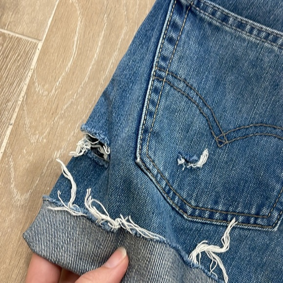 Levi’s 505 Denim Cutoff Shorts Size 8 - Picture 3 of 7